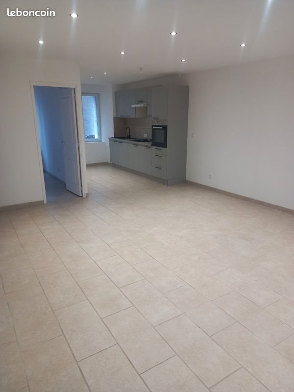 Appartement à louer, 80m², Saint-Romain-Lachalm