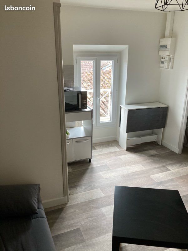 Appartement à louer, 15m², Sainte-Livrade-sur-Lot