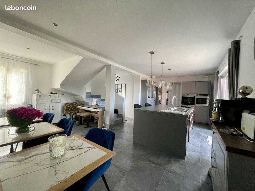 Maison à vendre, 140m², Sauveterre