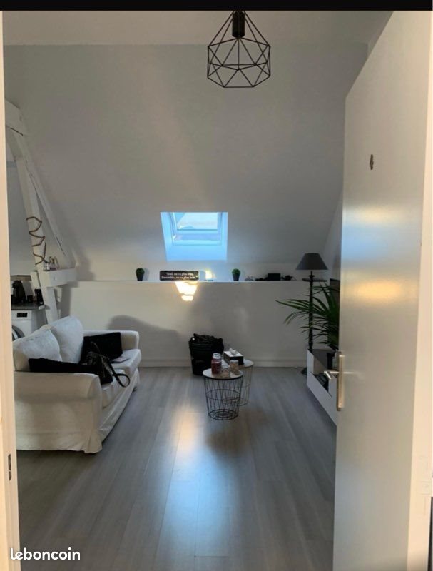 Appartement à louer, 70m², Sedan