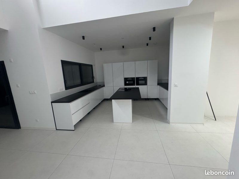 Maison à louer, 158m², Saint-Jean-de-Linières