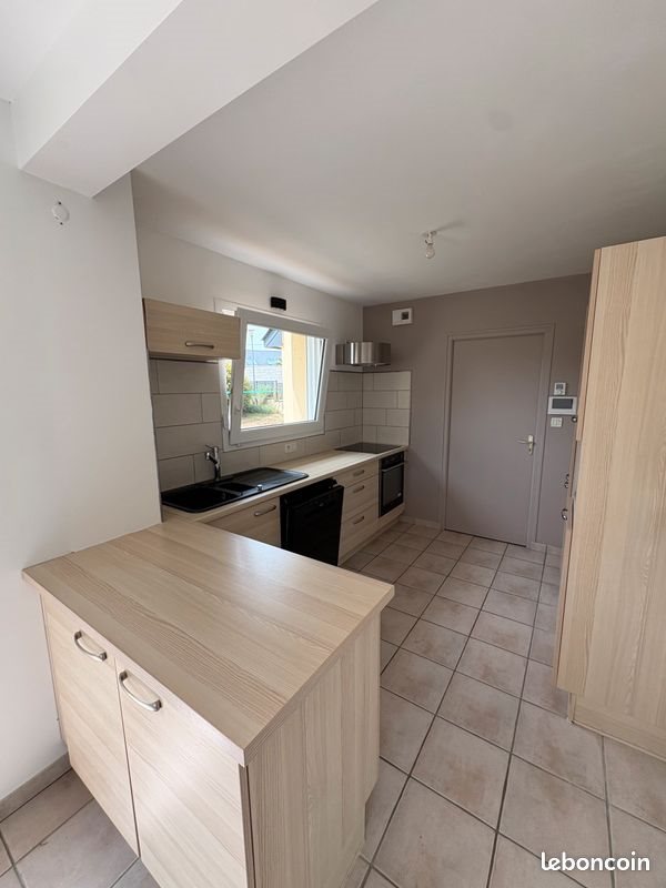 Maison à louer, 95m², Trégomeur