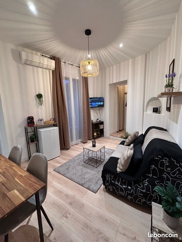 Appartement à louer, 19m², Nîmes