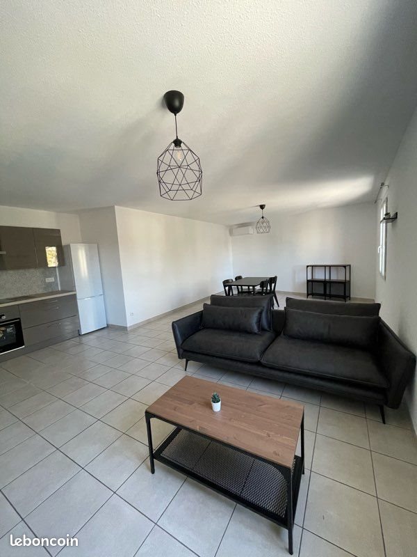 Appartement à louer, 60m², Saint-Geniès-de-Malgoirès