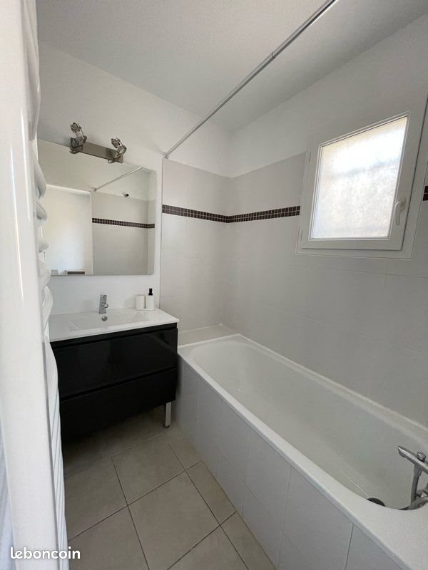 Appartement à louer, 60m², Saint-Geniès-de-Malgoirès