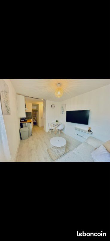 Appartement à louer, 20m², Carqueiranne