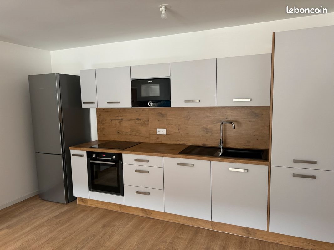 Appartement à louer, 84m², Serris