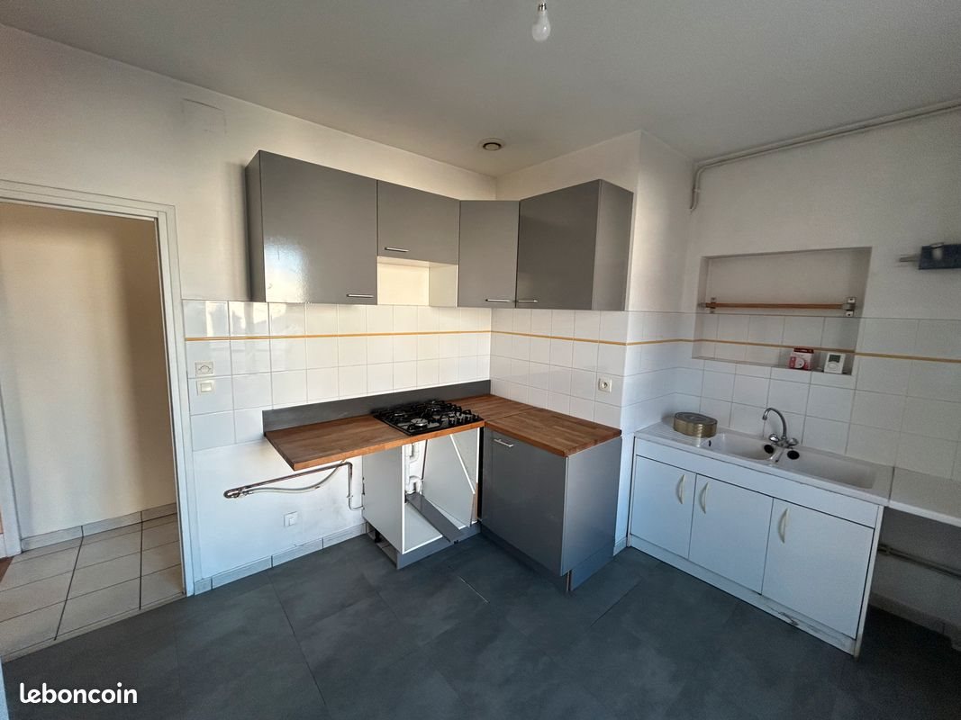 Appartement à louer, 98m², Écully