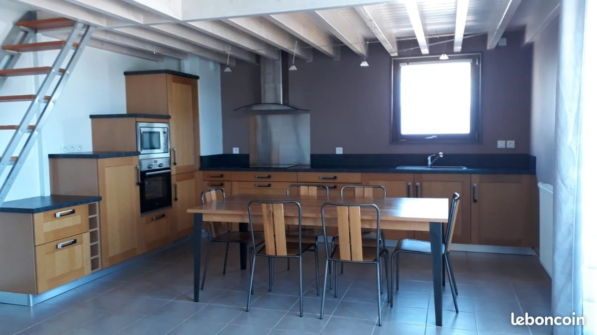 Appartement à louer, 84m², Viry