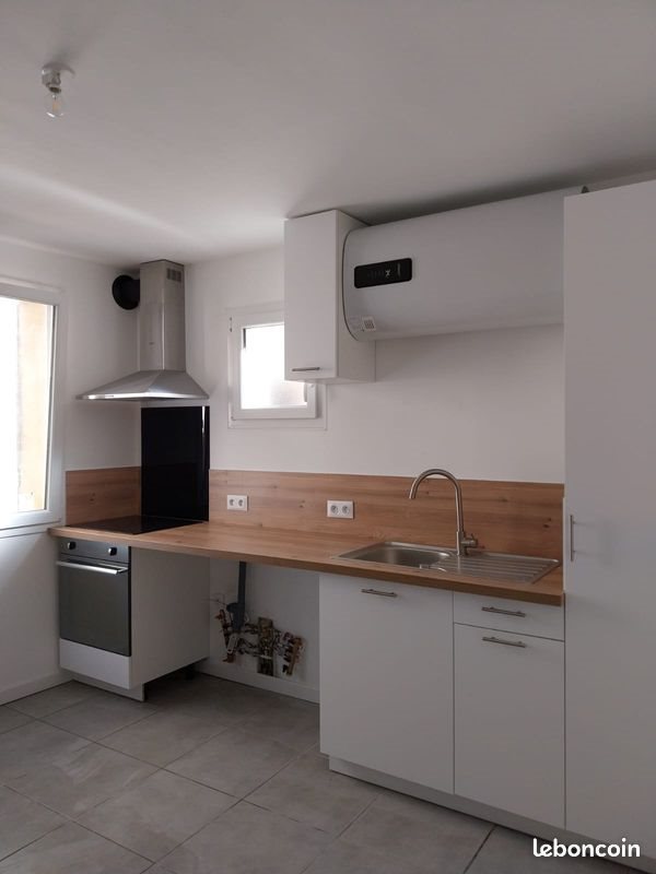 Maison à louer, 61m², Redessan