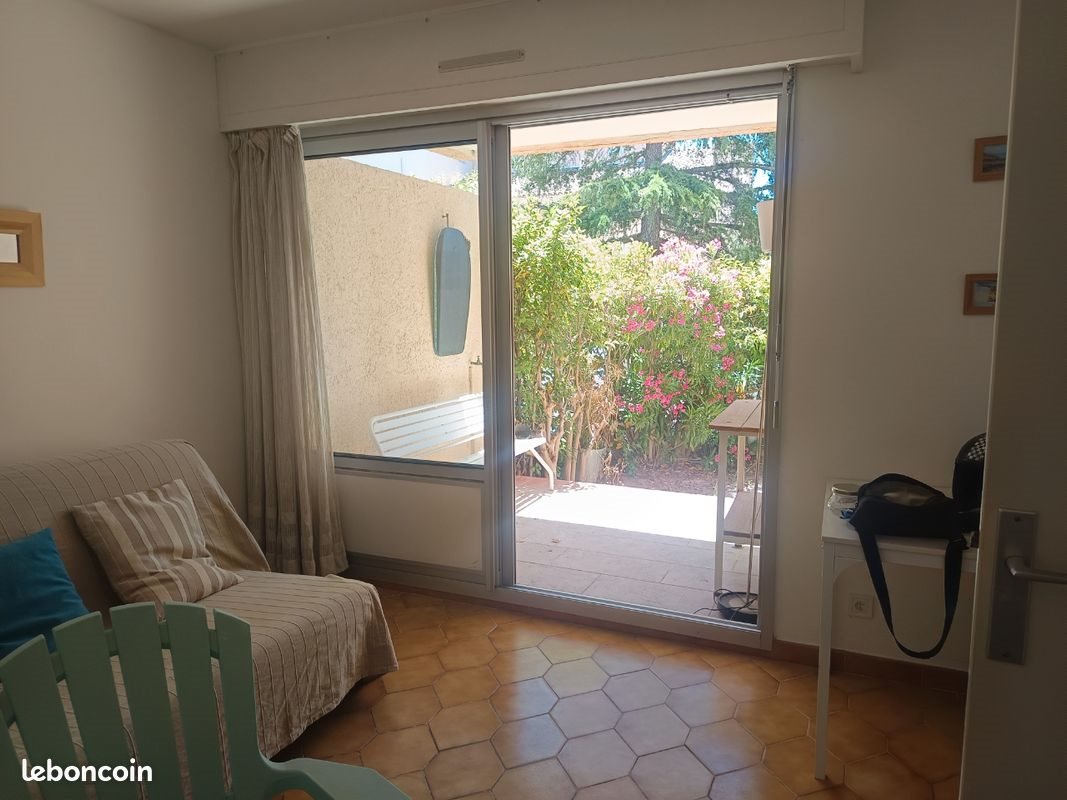 Appartement à louer, 24m², Carqueiranne
