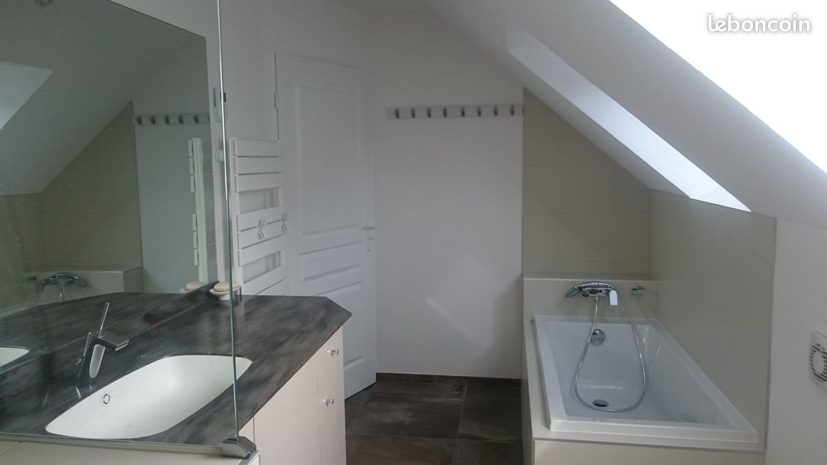 Maison à louer, 126m², Avanne-Aveney
