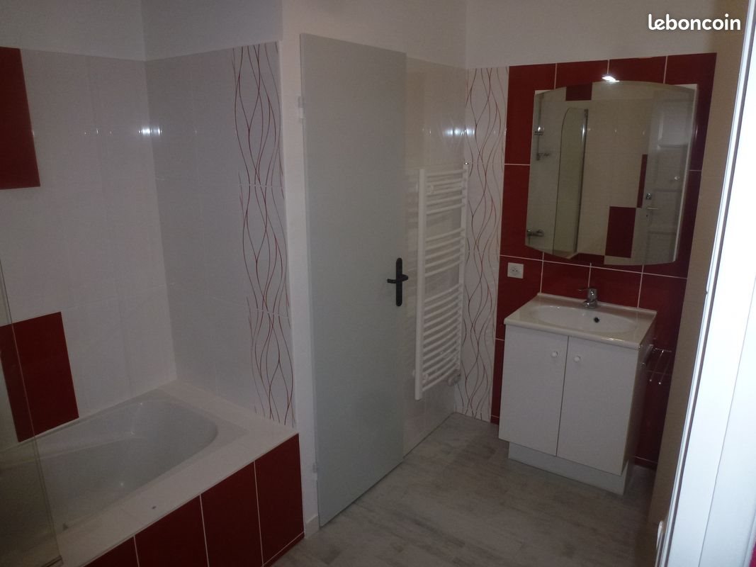 Appartement à louer, 70m², Crotenay