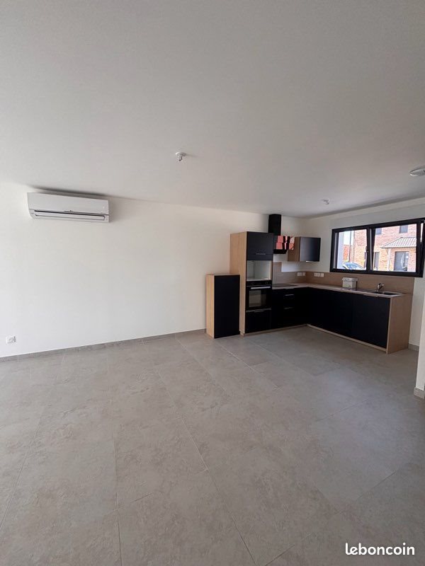 Maison à louer, 95m², Curgies