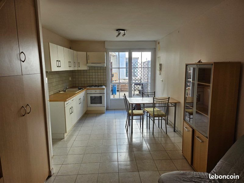Appartement à louer, 55m², Saintes