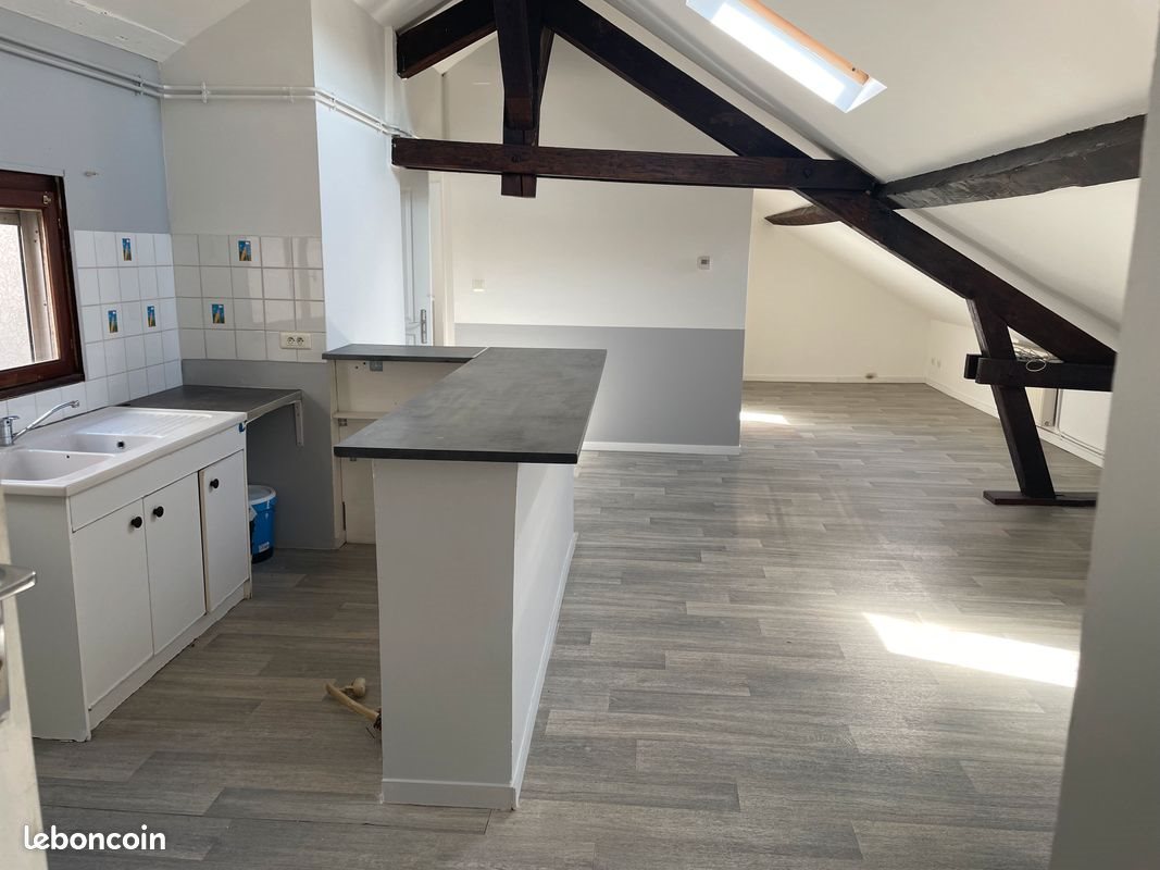 Appartement à louer, 55m², Saint-Max