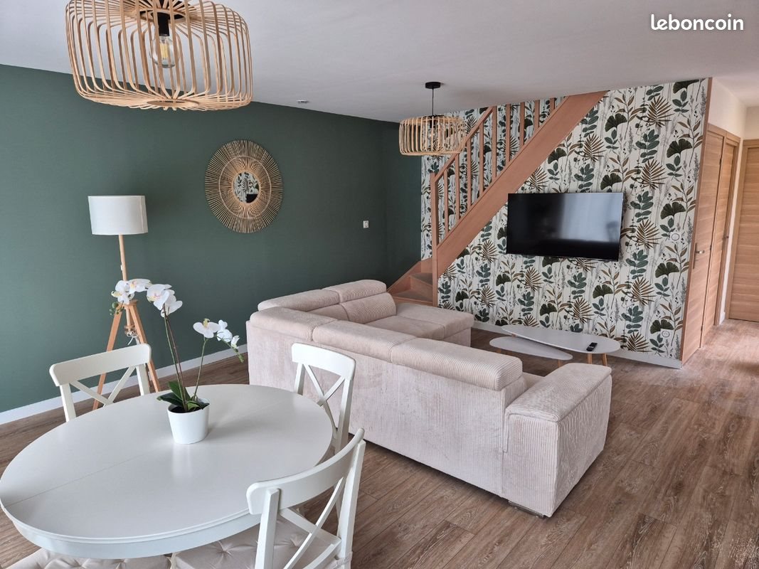Maison à louer, 95m², Sebourg