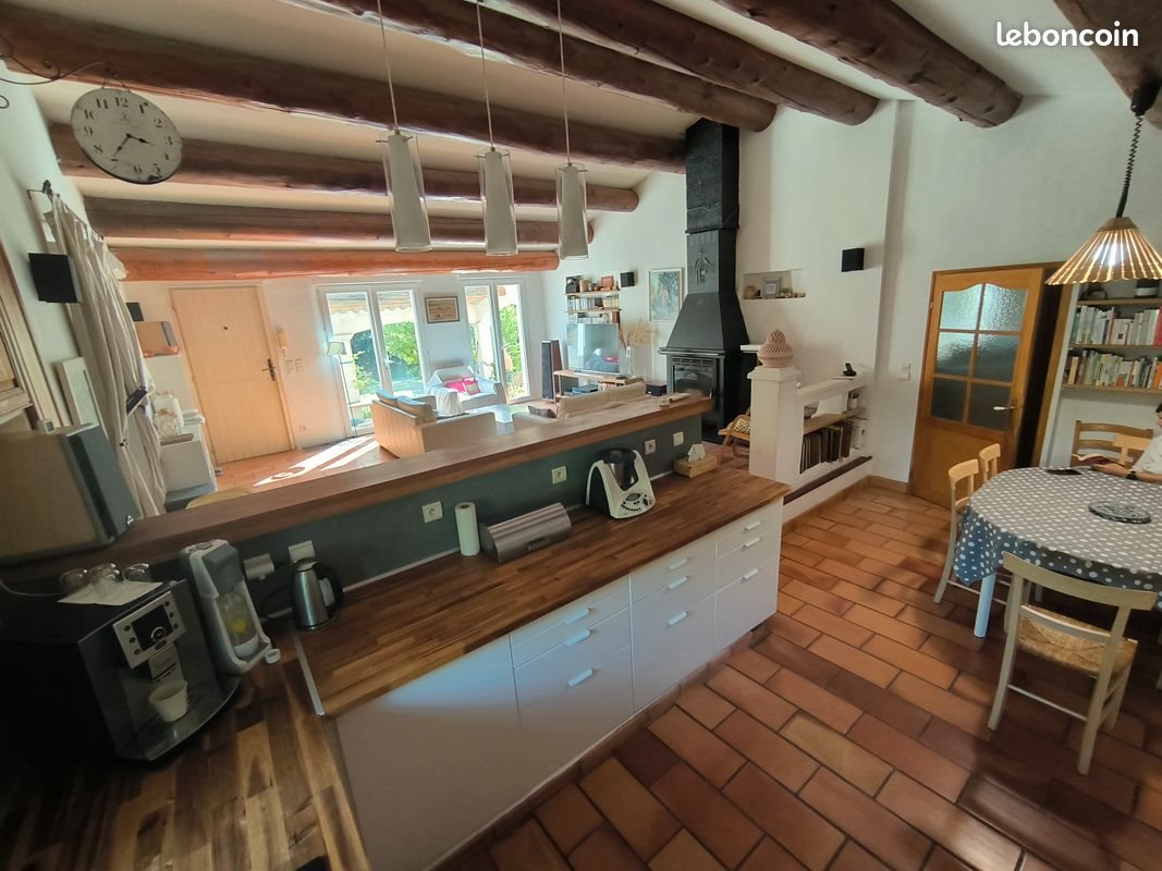 Maison à louer, 130m², Simiane-Collongue