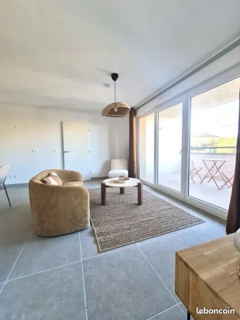 Appartement à louer, 87m², Nîmes
