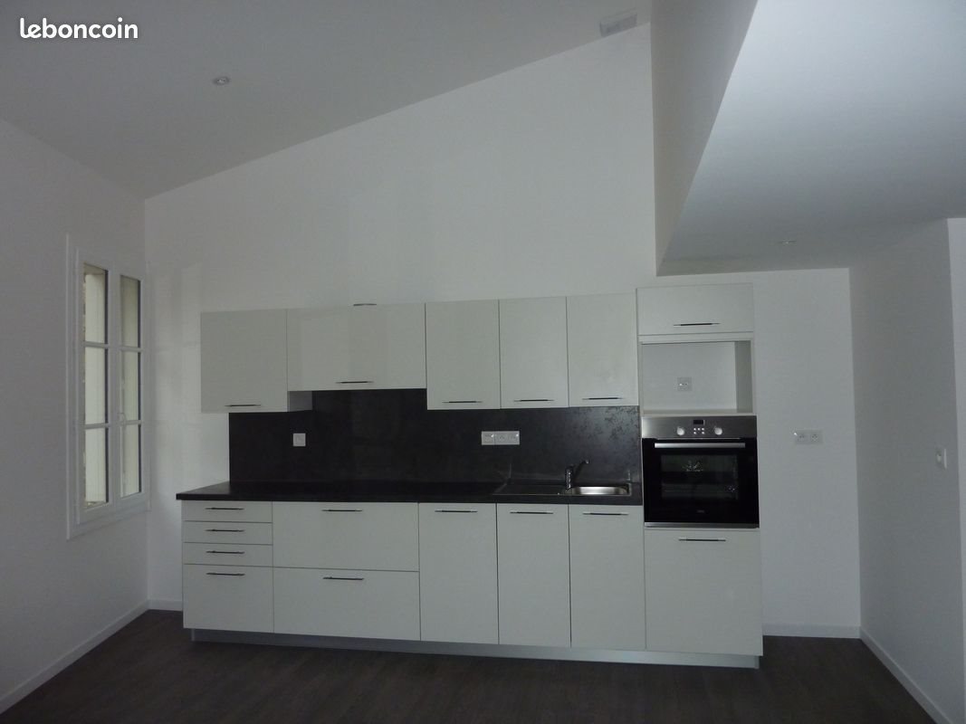 Appartement à louer, 48m², Saintes