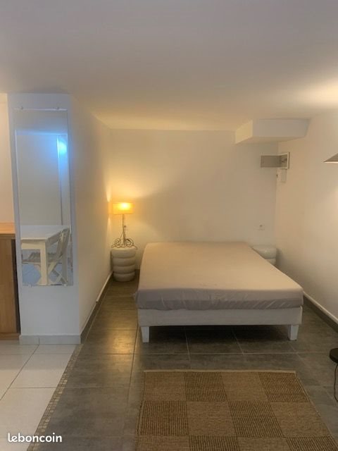 Appartement à louer, 32m², Nîmes
