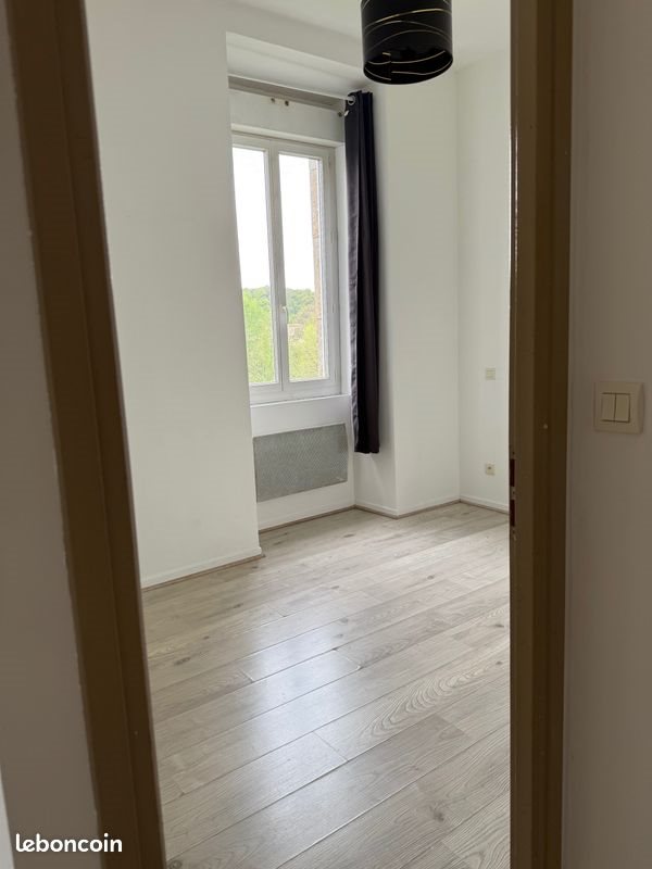 Appartement à louer, 45m², Aubenas