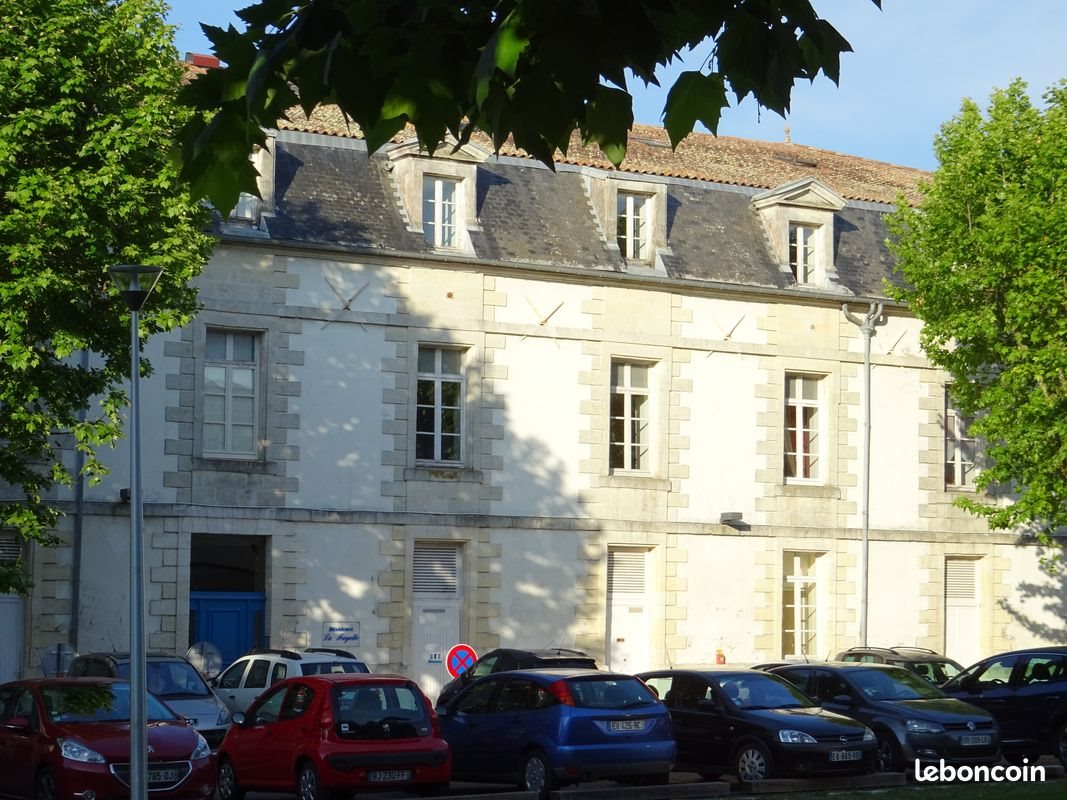 Appartement à louer, 42m², Rochefort
