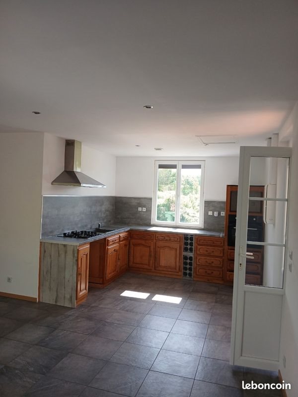 Maison à louer, 75m², Lhomme