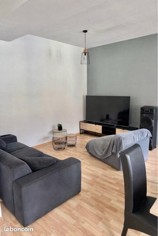 Appartement à louer, 80m², Houdain