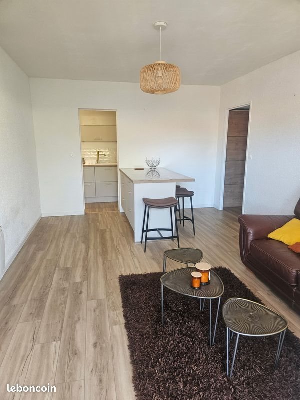 Appartement à louer, 40m², Saintes