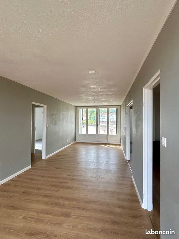 Appartement à louer, 75m², Nontron