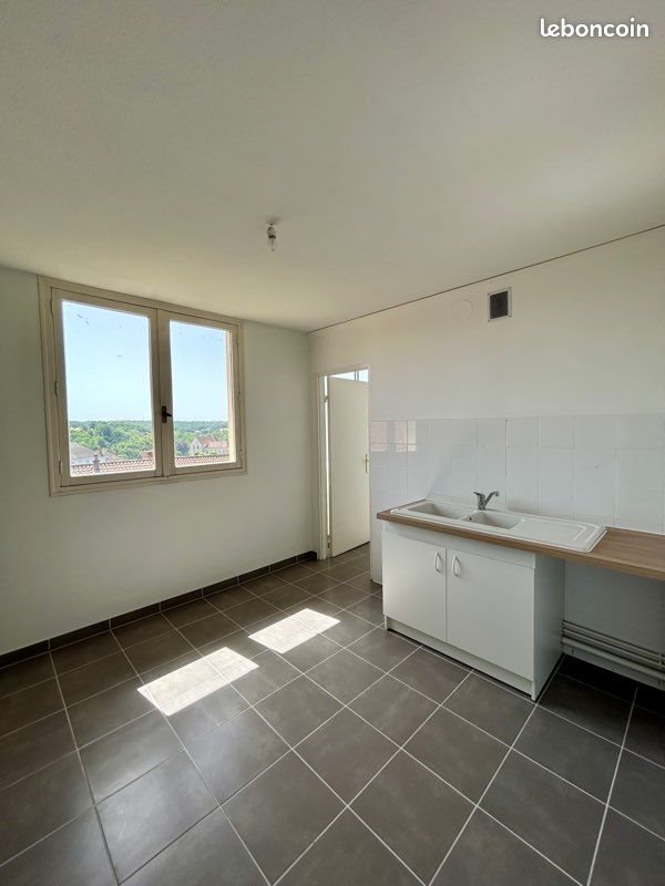 Appartement à louer, 75m², Nontron