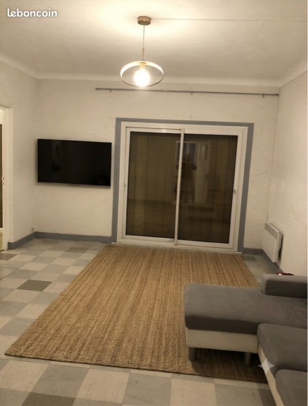 Appartement à louer, 85m², Quillan