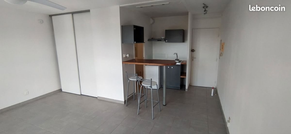 Appartement à louer, 29m², Lons
