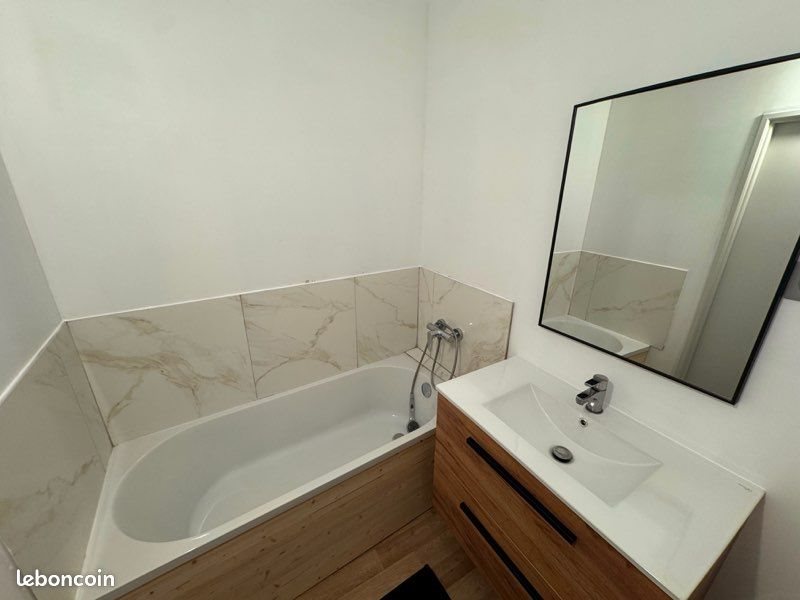 Appartement à louer, 60m², Saint-Amour