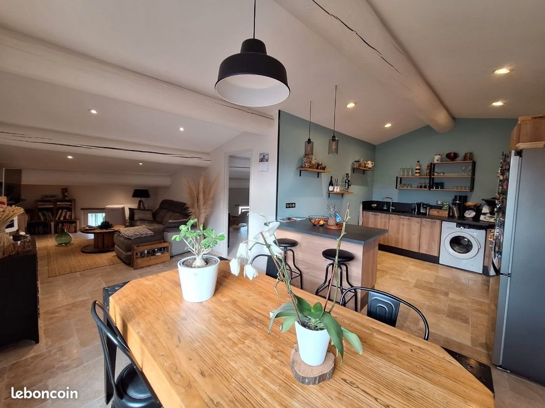 Appartement à louer, 62m², Cucuron