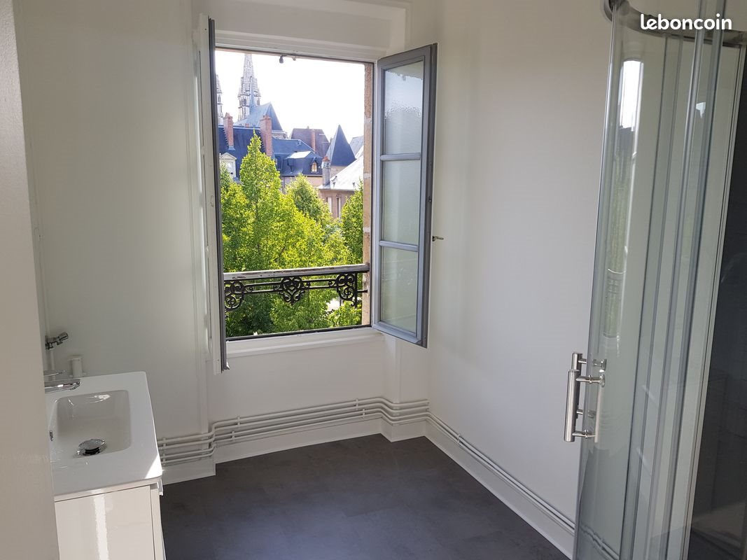 Appartement à louer, 70m², Moulins