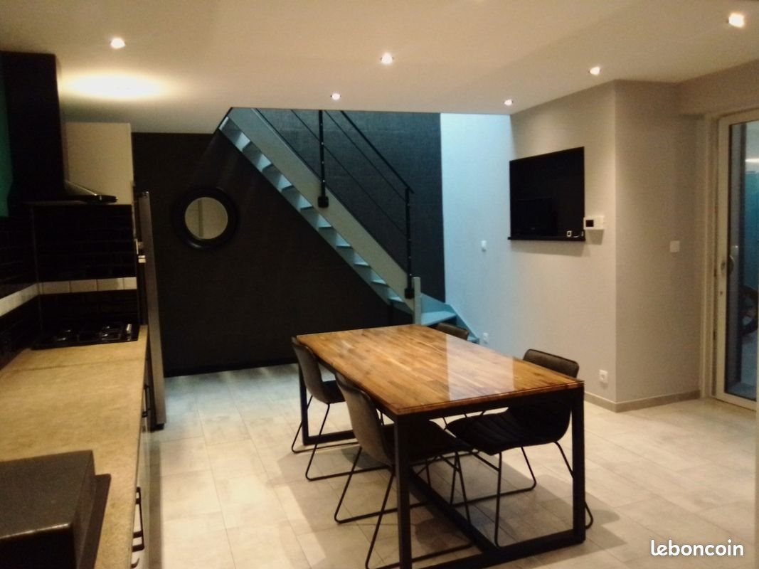 Maison à louer, 110m², Trémentines