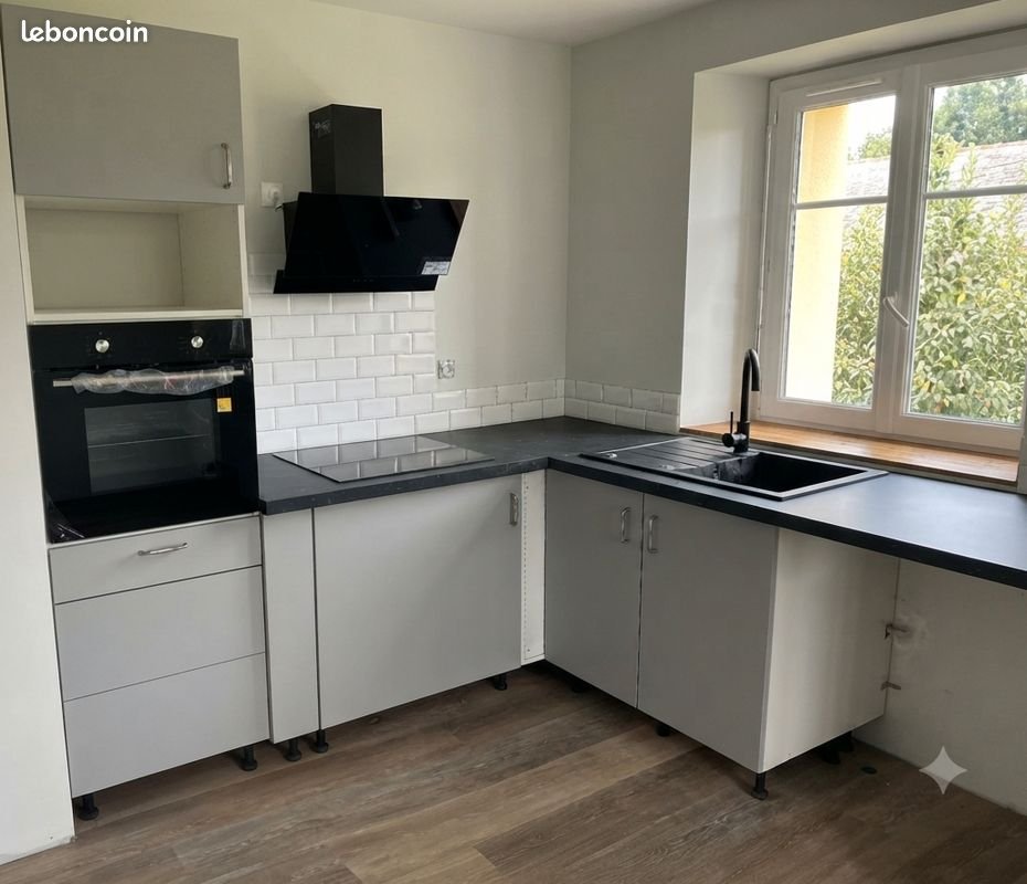 Maison à louer, 90m², Glomel