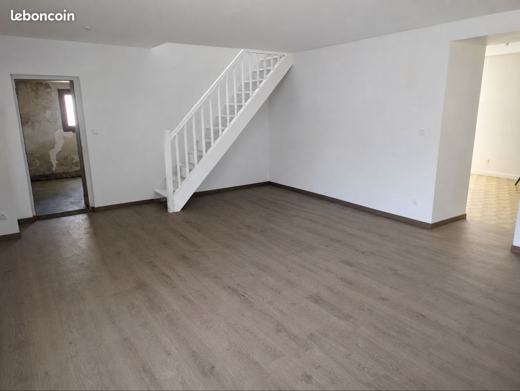 Maison à louer, 116m², Nesmy