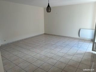 Appartement à louer, 73m², Lavit