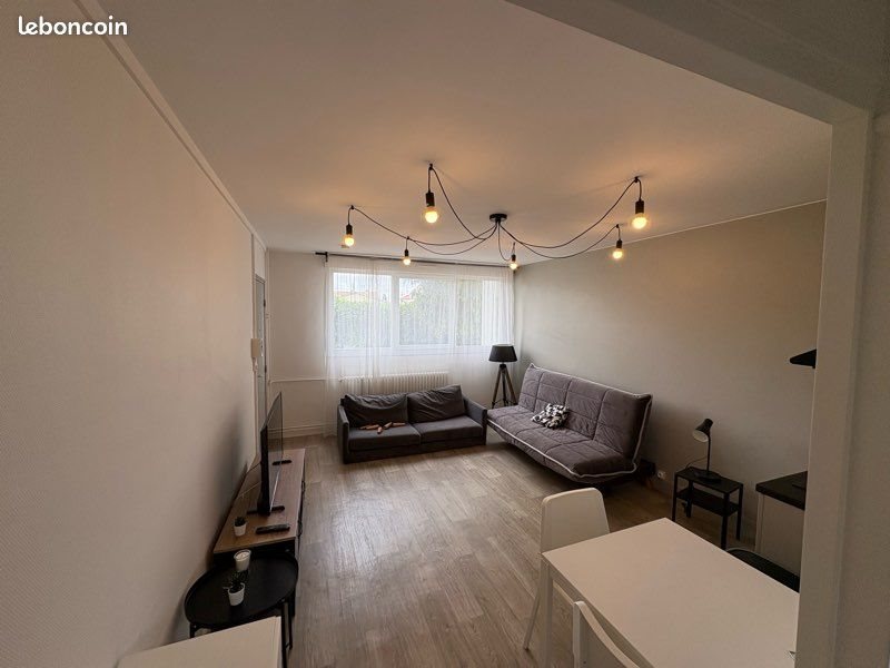 Appartement à louer, 24m², Niort
