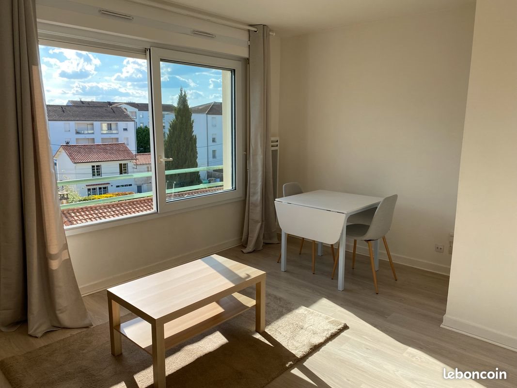 Appartement à louer, 31m², Niort