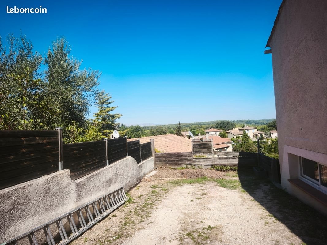 Appartement à louer, 60m², Cadolive