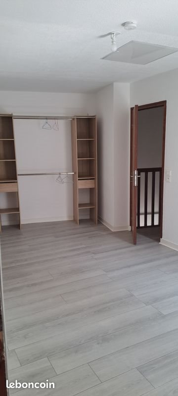 Maison à louer, 76m², Gençay
