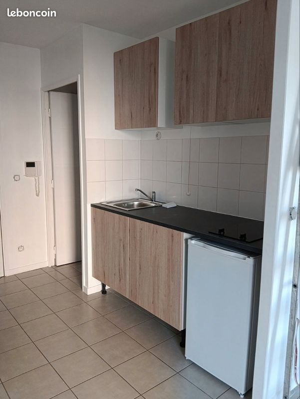 Appartement à louer, 26m², Décines-Charpieu