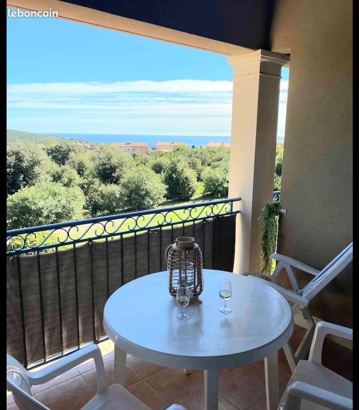 Appartement à louer, 29m², Roquebrune-sur-Argens