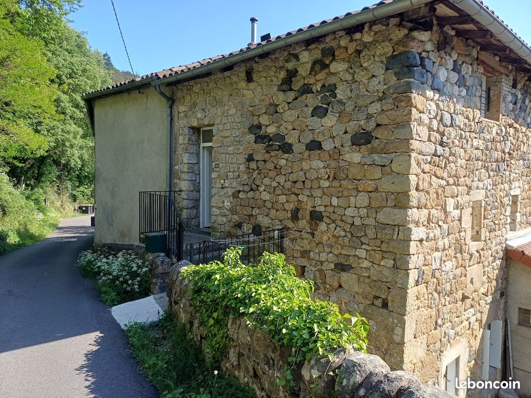 Appartement à louer, 90m², Pont-de-Labeaume