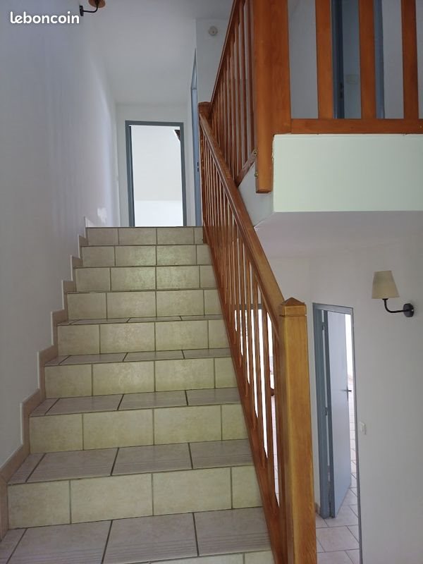 Appartement à louer, 90m², Pont-de-Labeaume