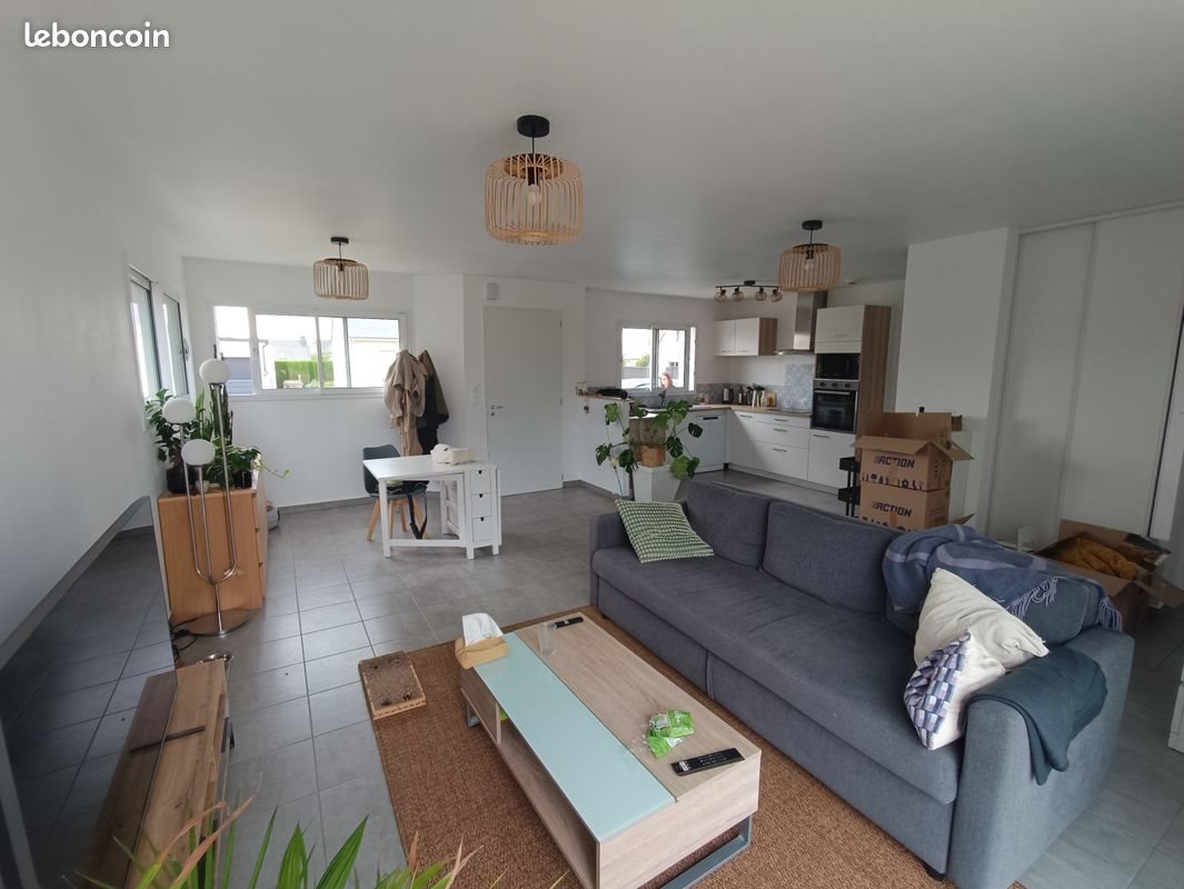 Maison à louer, 84m², Goudelin